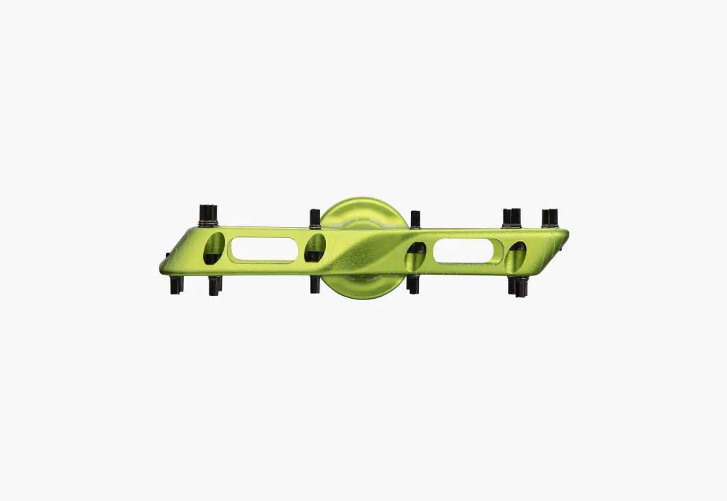 7f134ab4a055bd7fa37de5305f9cafc2672336d1_atlas_pedal_green_rotation_3_pdp_3x.webp