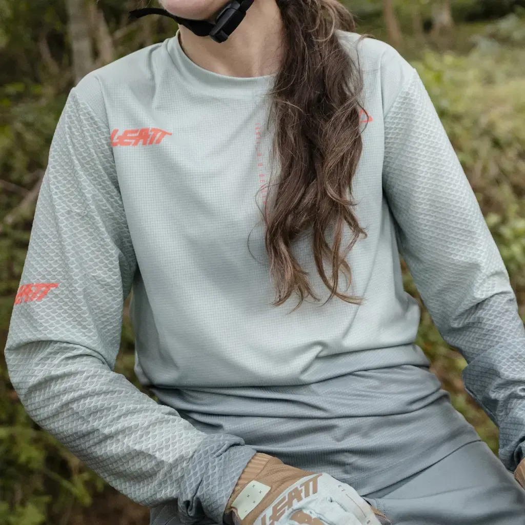 Leatt_2026_JerseyMTB_3.0TrailLongSleeveWomen_MistGreen_5_5026058650_1fed9ae6-a4f5-496a-a062-8001000857e1.webp