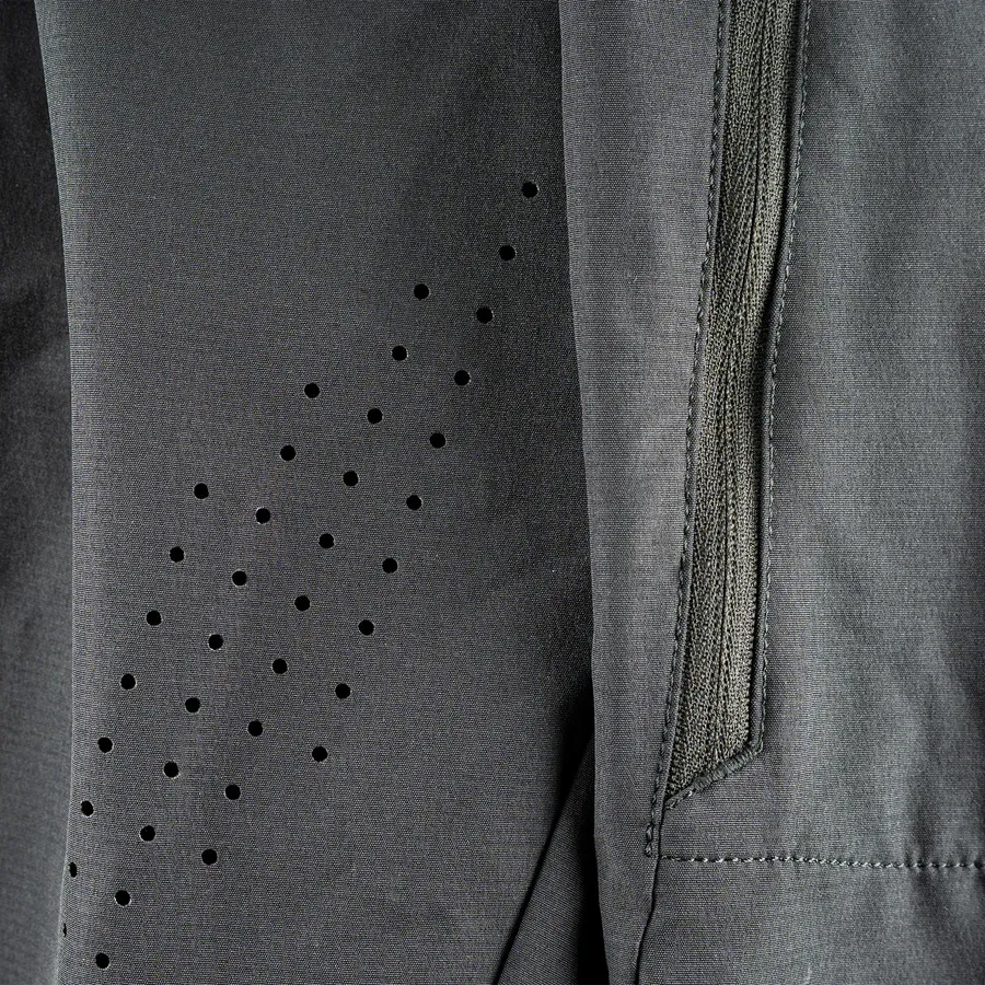 Leatt_PantMTB_2.0Trail_GhostBlack_material_5026053700_dd67aa47-4376-4c65-989e-078f76f440f7.webp