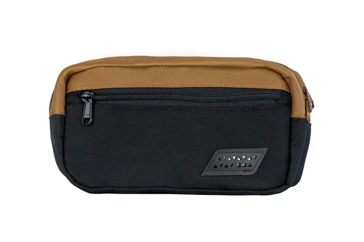[HIPPACK2.5D02] CANGURERA KMA HIP PACK 2.5L DRY (NEGRO/DORADO)